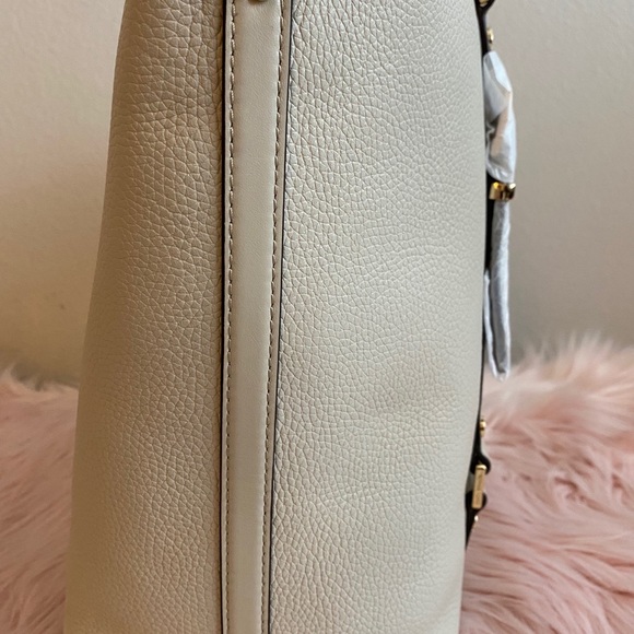 ❌Sold❌ Michael Kors Bedford Legacy Large Leather Tote - Picture 5 of 12